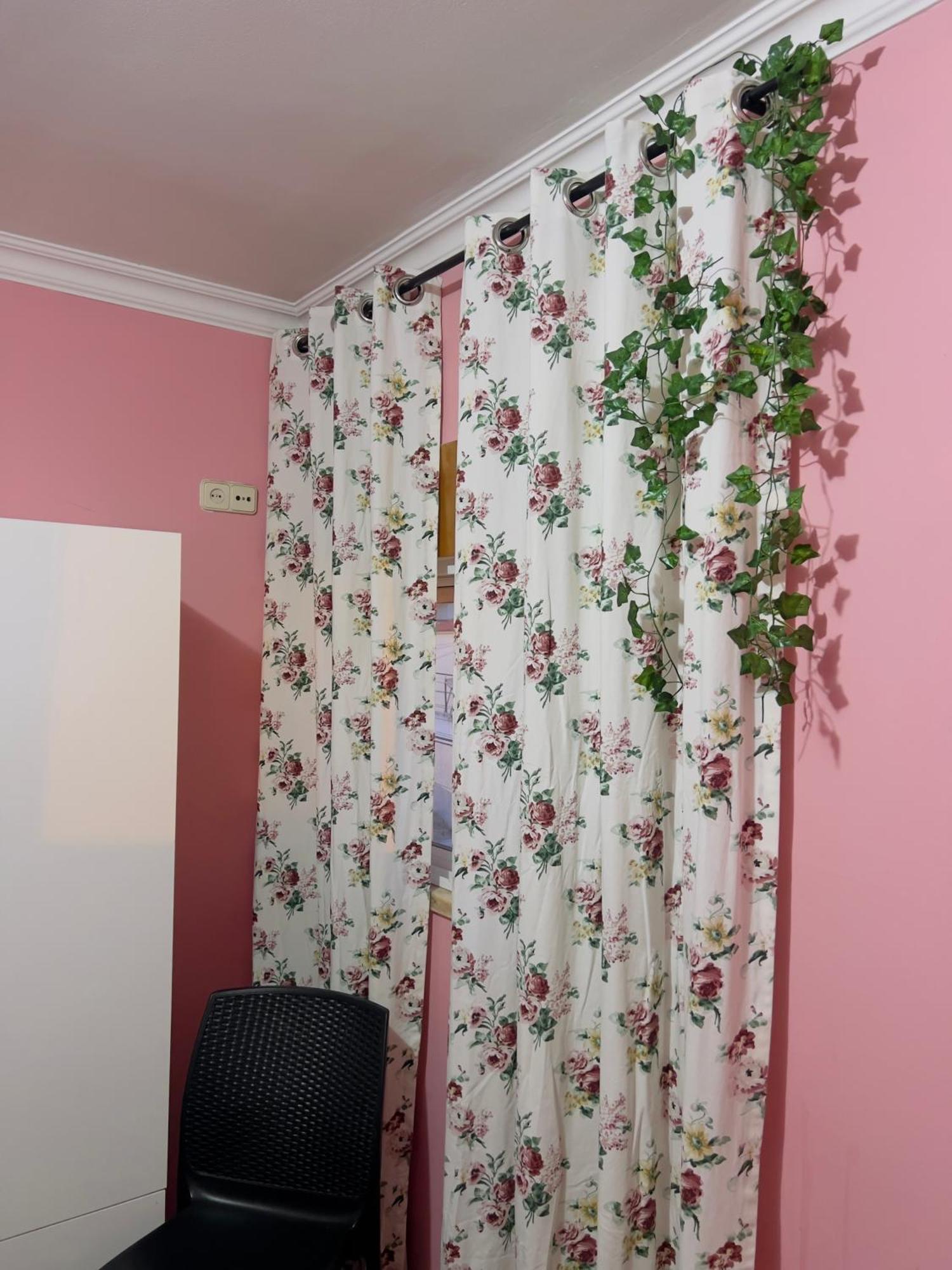 Pink House - Bed & Breakfast